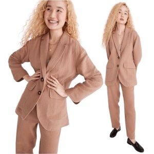 Madewell Cotton-Linen Relaxed Larsen Blazer in the color Faded Earth
